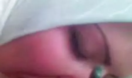 Sie trifft neue Freunde gehen rund um das Haus in schönen Kleidern. Aber diese Dessous werden für den dünnen Körper von diesem für eine lange Zeit, die Leute, die hierher kommen und sexvideos von reifen frauen ihre Titten nicht sehen, so legte er sie schnell auf das Bett und kletterte auf das Gesicht zwischen seinen Beinen.