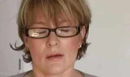 Schwarze Frauen benu ...
