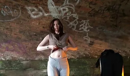 Busty Strümpfe, reif ...